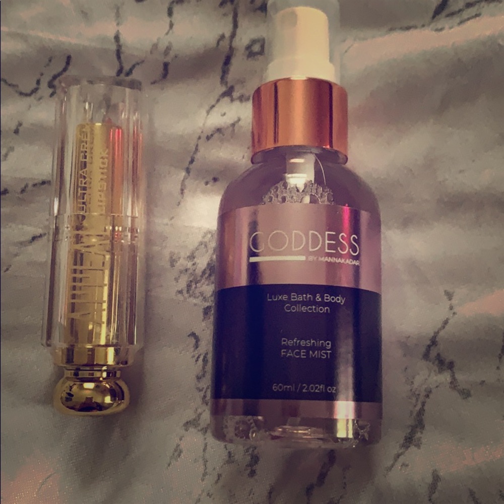 Refreshing face mist and lipstick